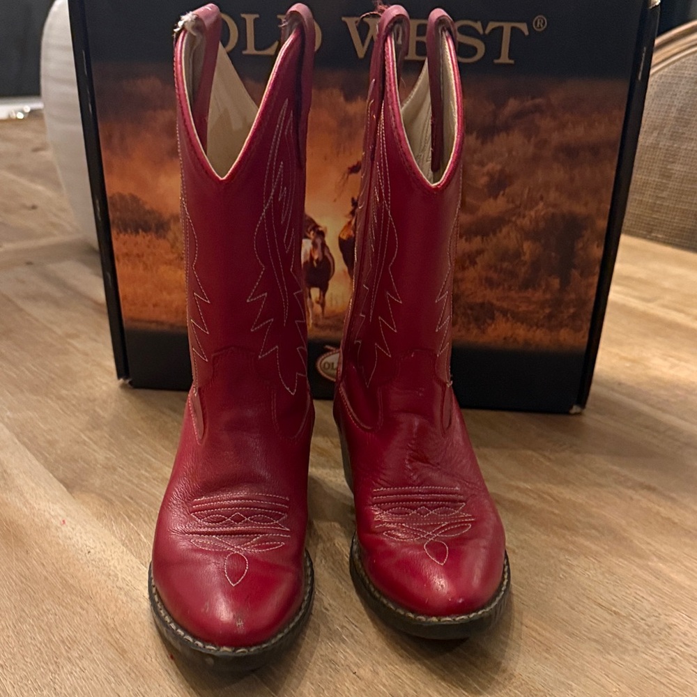 Old West Red Leather Western Boots with White Stitching - Picture 3 of 5